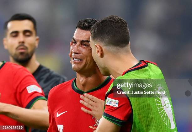 Maybe I got in Ronaldo's head-managers react to Portugal star's red card